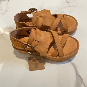 🐾BEARPAW Women's Casual Sandals, New with Tag, Size 12 US
